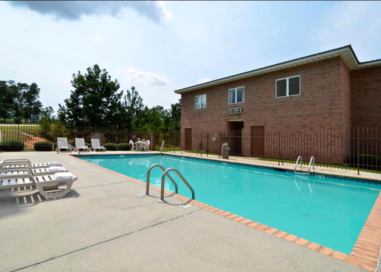 Americas Best Value Inn Wiggins Екстер'єр фото