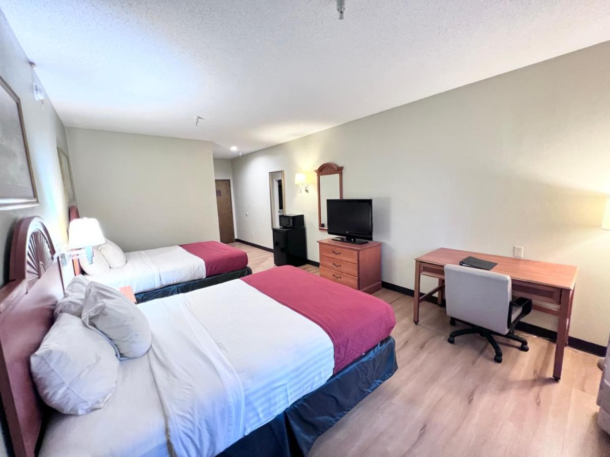 Americas Best Value Inn Wiggins Екстер'єр фото