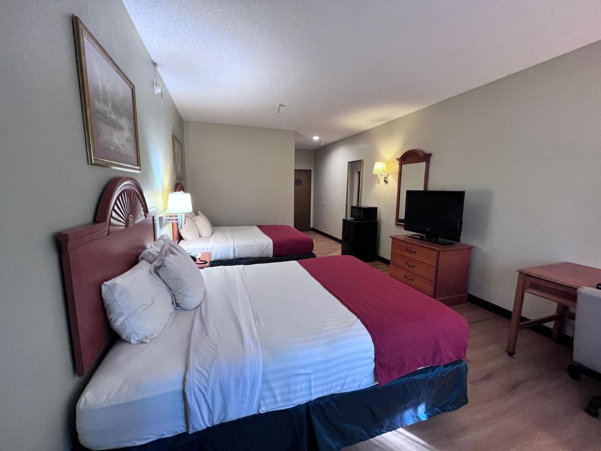 Americas Best Value Inn Wiggins Екстер'єр фото